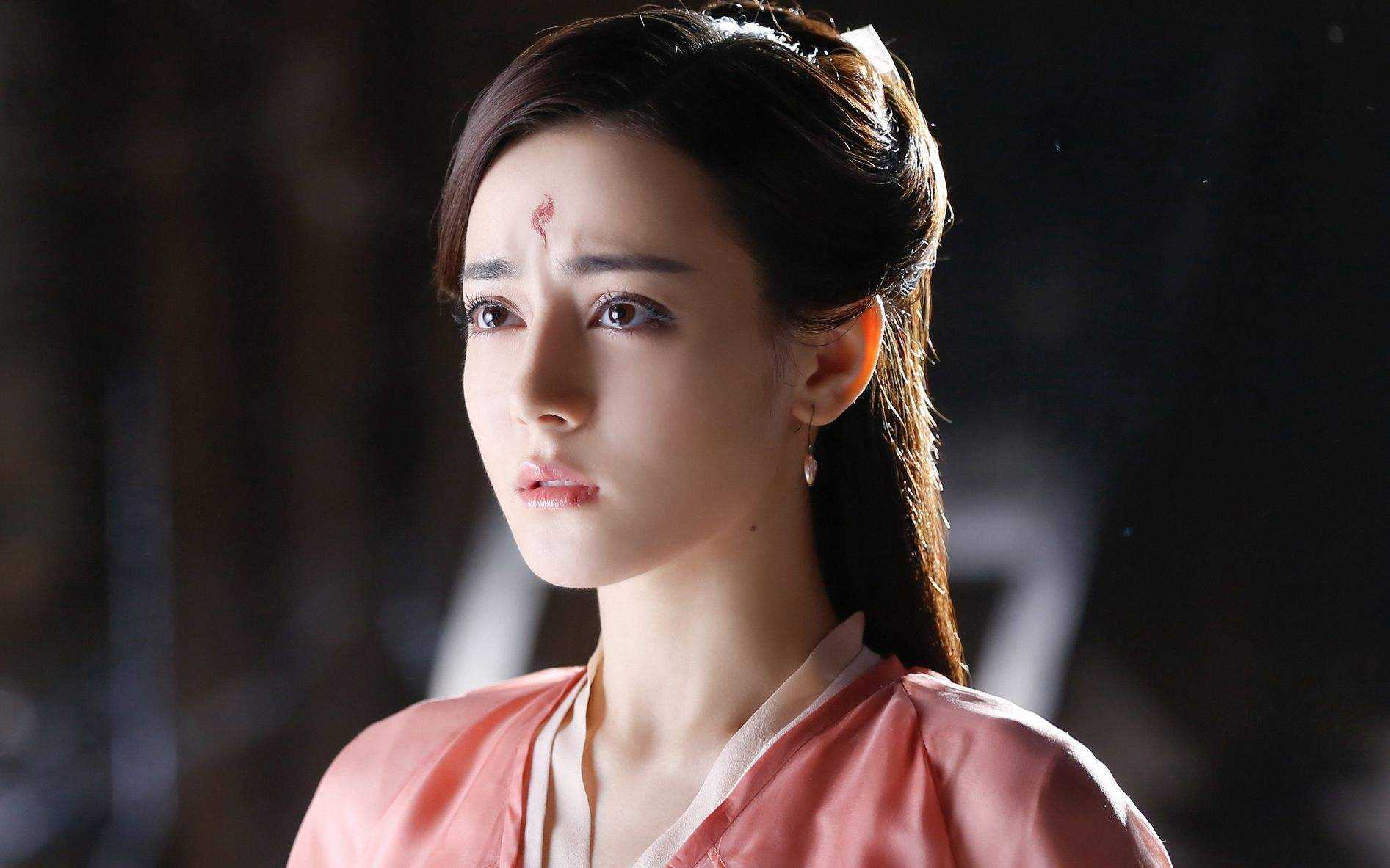 新疆女神除了迪丽热巴还有谁,盘点新疆美女迪丽热巴