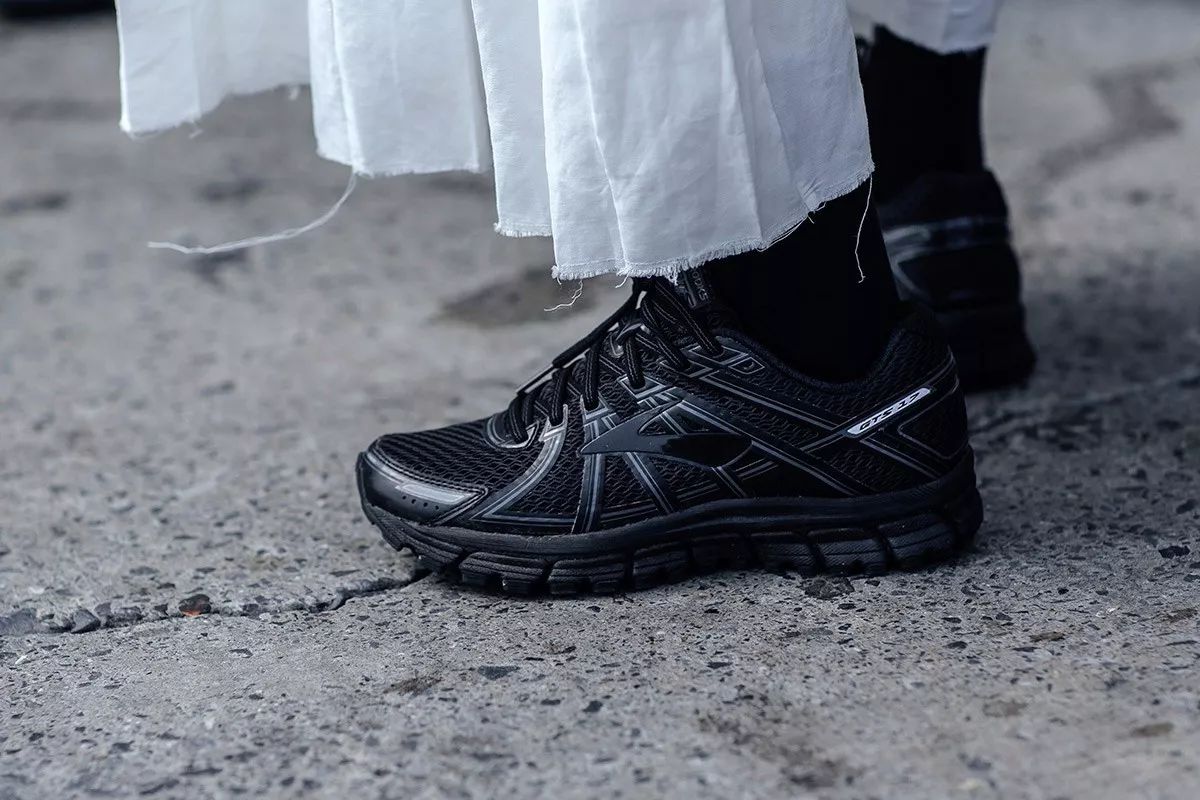 给你一份Sneaker趋势分析，让你在潮流的道路上越走越顺！