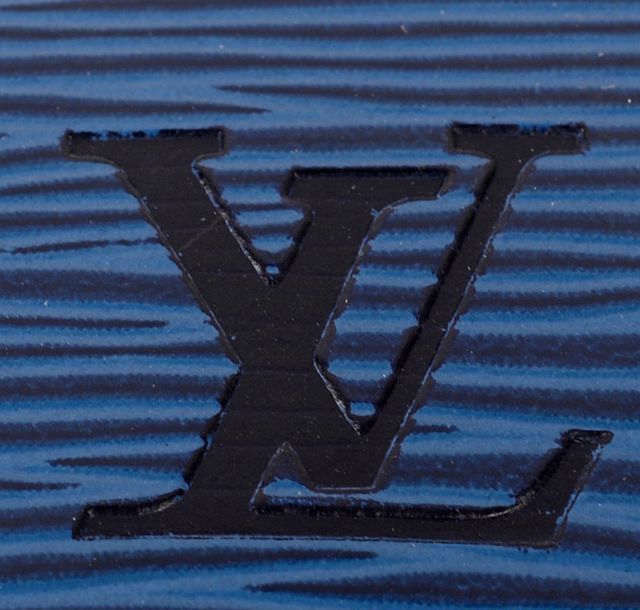 如何鉴定lv包包真假,怎样鉴定lv真假包包