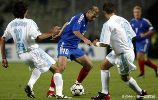 足球过人技巧倒挂金钩,日本足球过人技巧教学