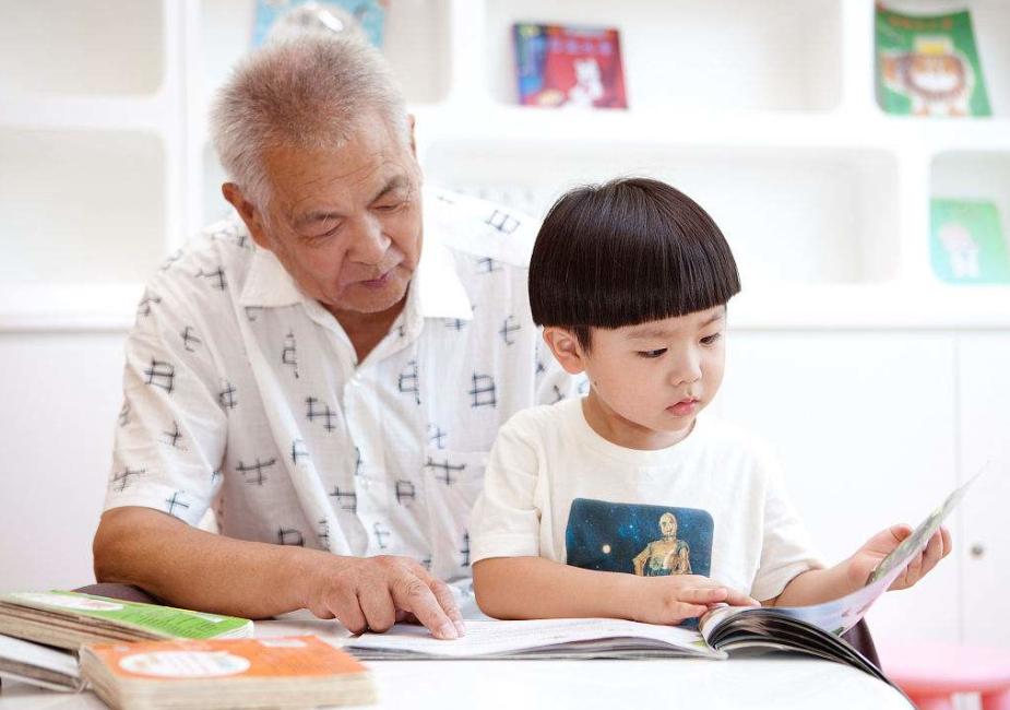 爷爷奶奶总说孩子不听话怎么反驳,爷爷奶奶老骂小孩怎么安慰小孩呢