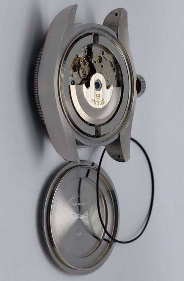 帝舵小红花和劳力士水鬼 (劳力士帝舵小红花)