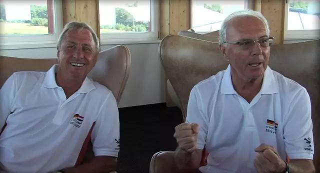 上帝召唤了一声，橙色的十四号灵巧转了个身，留下飞翔的传奇！