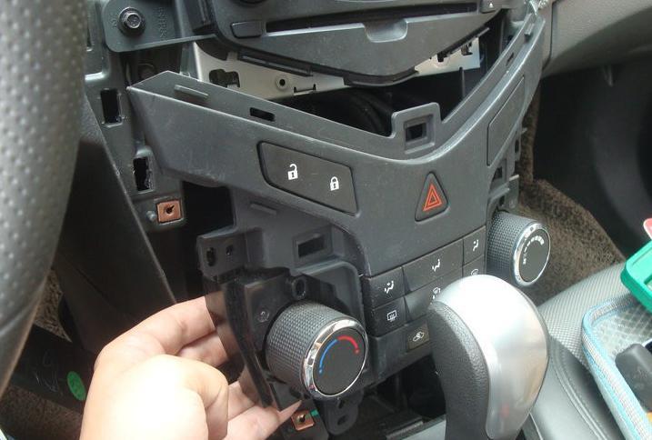 科鲁兹后备箱改自动打开,雪佛兰科鲁兹后备箱按钮改装