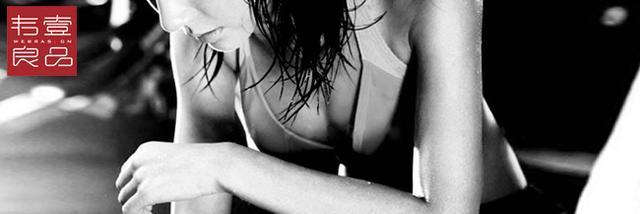 街拍国外夏天最尴尬搭配,2021明星街拍穿搭冬季