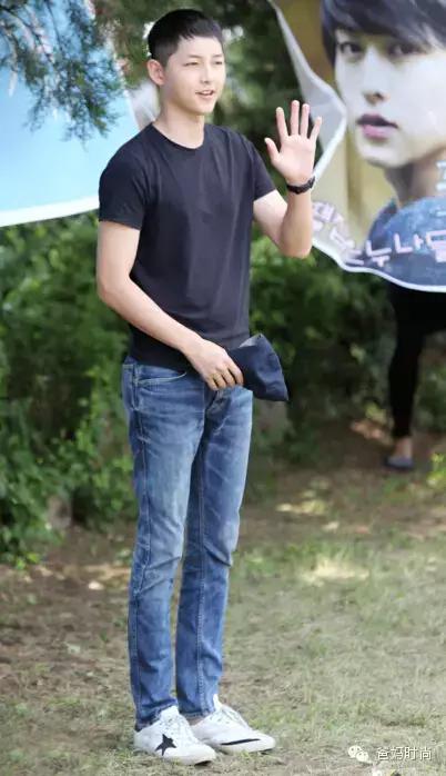 那些一眼就惊艳的小白鞋,一双不可或缺的小白鞋