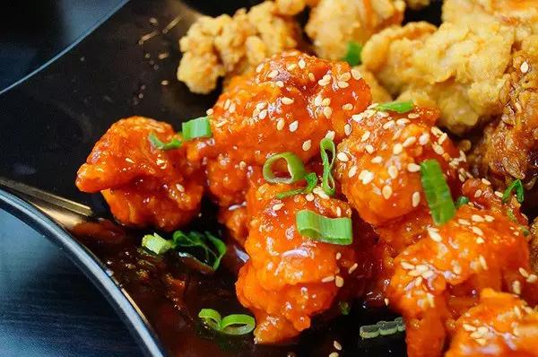 贵阳美食地图及路线,贵阳喷水池地铁站美食街