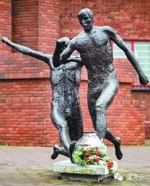 足球约翰克鲁伊夫,约翰·克鲁伊夫踢球风格