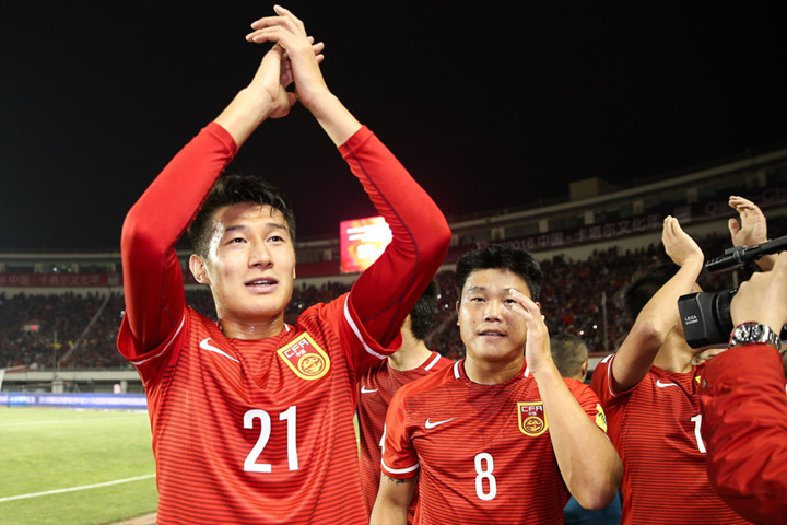 国足晋级呐喊,国足出线之夜沈阳