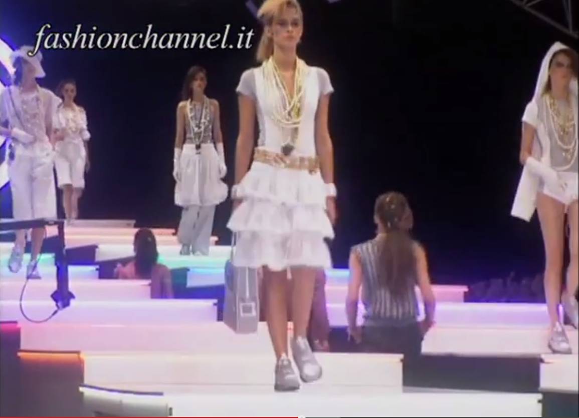 时装X运动的战乱时代编年史