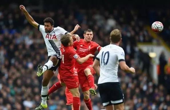 巴萨6比二赢皇马,1011欧冠半决赛巴萨vs皇马