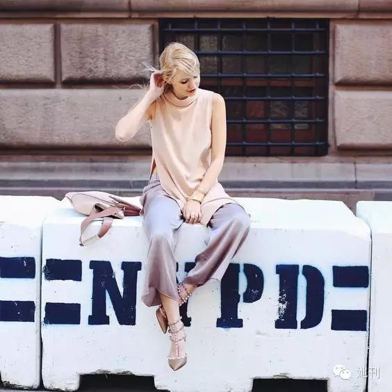 她不到160cm，却用几百块钱穿出了性价比最高的时尚教科书！