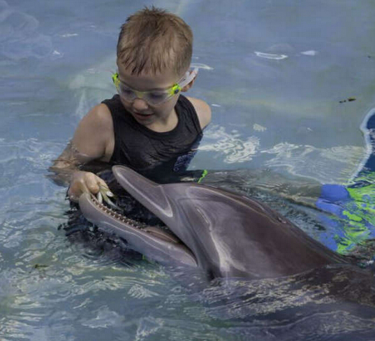 截肢男人励志视频,截肢男孩哭了视频