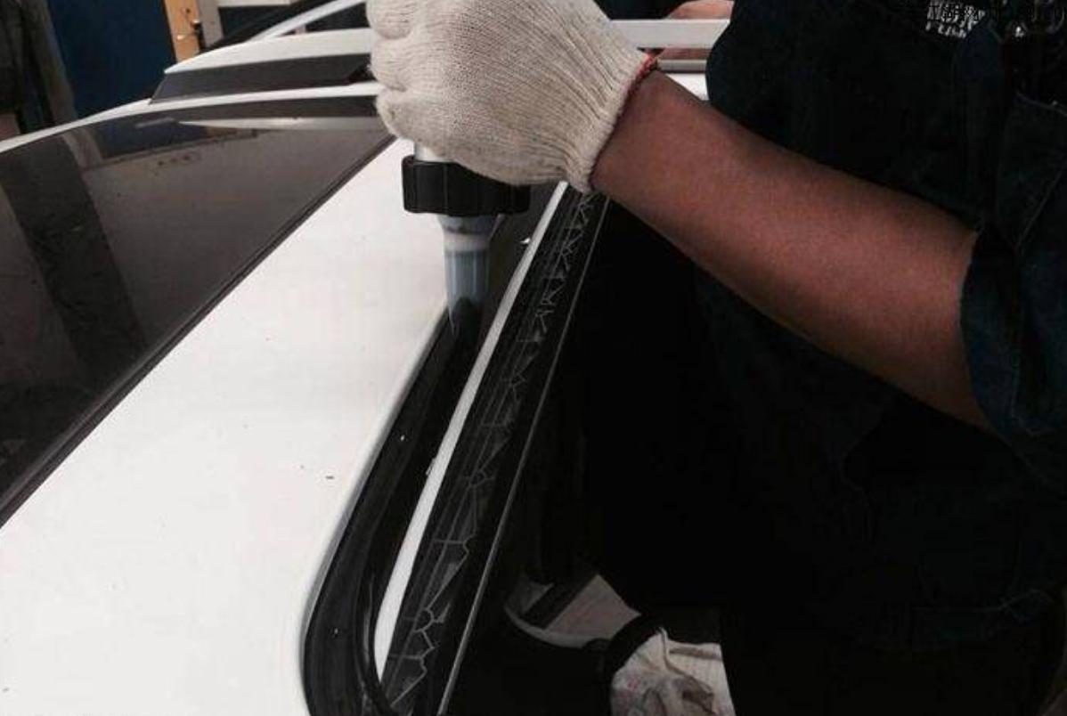 一招彻底根治大众天窗漏水,一般处理汽车天窗漏水需多少钱