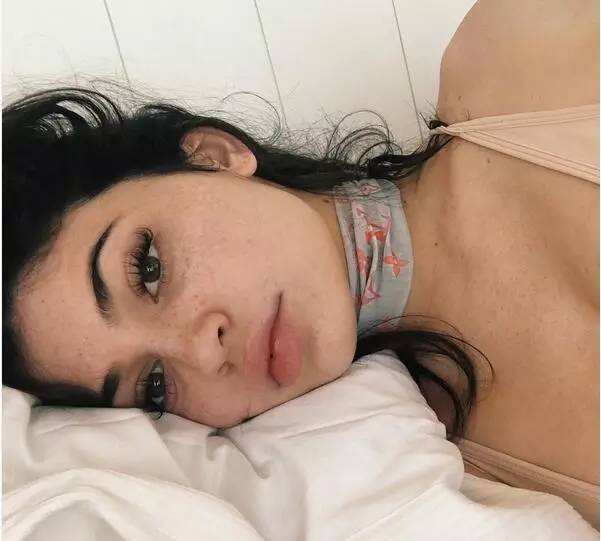 口红颜色越深越有毒吗,口红颜色深显气质