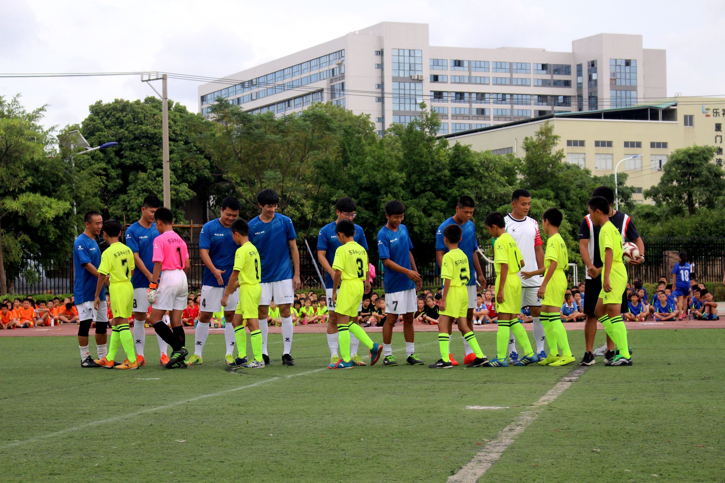 前进小学体育艺术节共几天,赛罕区民族小学校园足球文化节