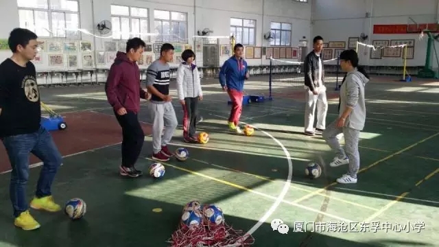 前进小学体育艺术节共几天,赛罕区民族小学校园足球文化节