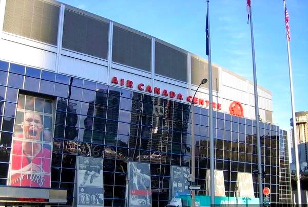 8亿冠名冰球场丰业银行的体育营销故事