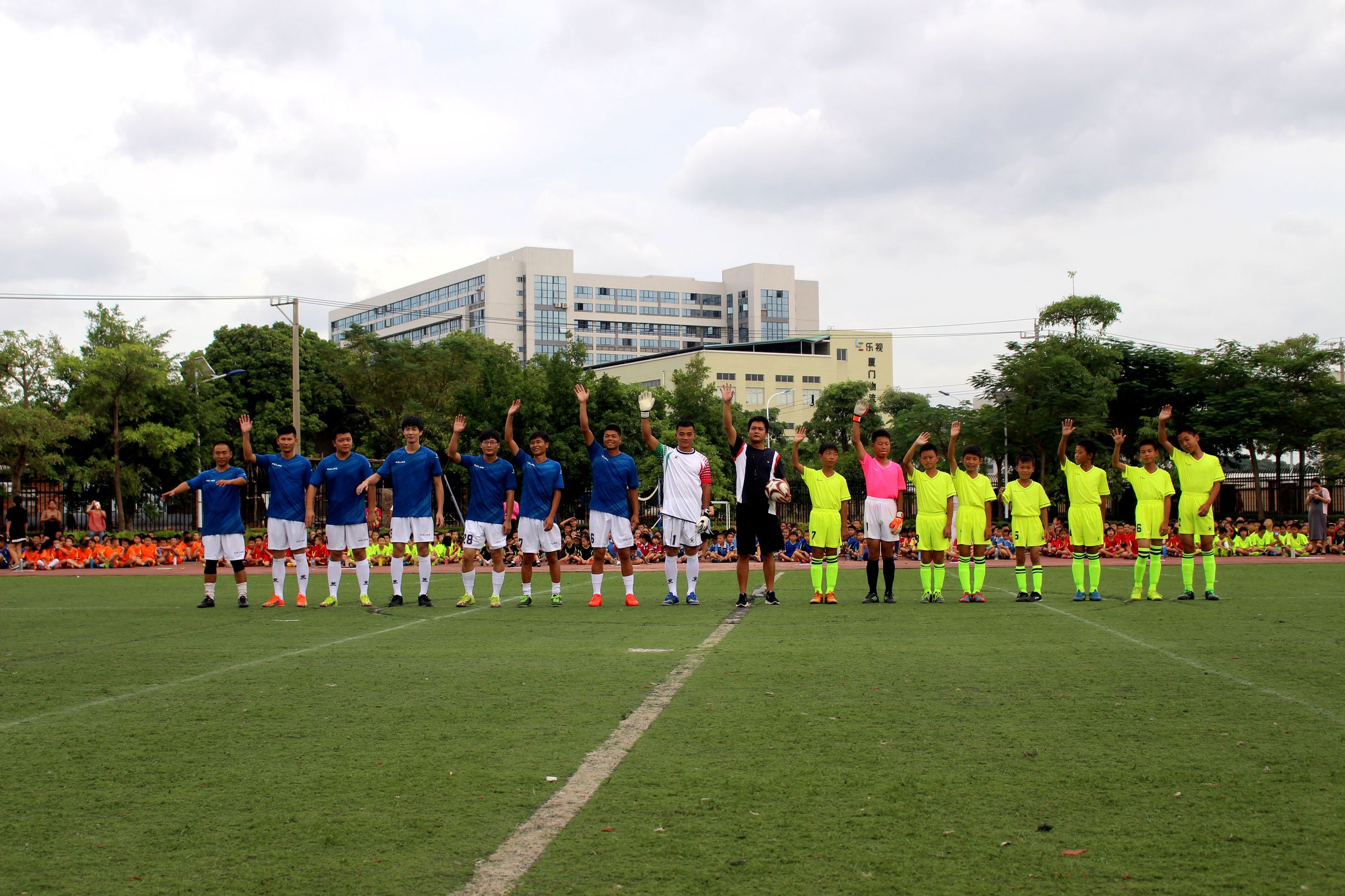 前进小学体育艺术节共几天,赛罕区民族小学校园足球文化节