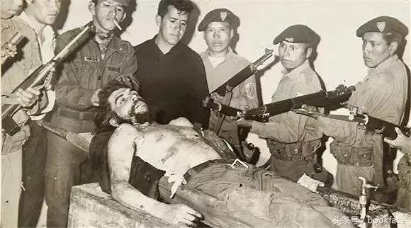 被印在衣服上次数最多的他，身中9枪而死，死后还被砍下双手