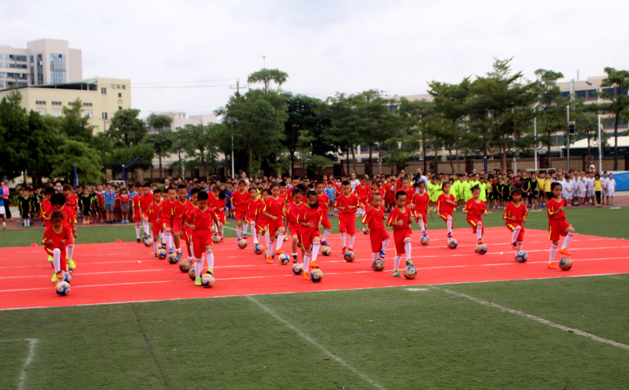 前进小学体育艺术节共几天,赛罕区民族小学校园足球文化节