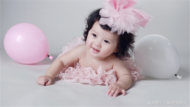 孩子肛周起红疙瘩怎么回事,娃肛门长了小肉球咋回事怎么治疗