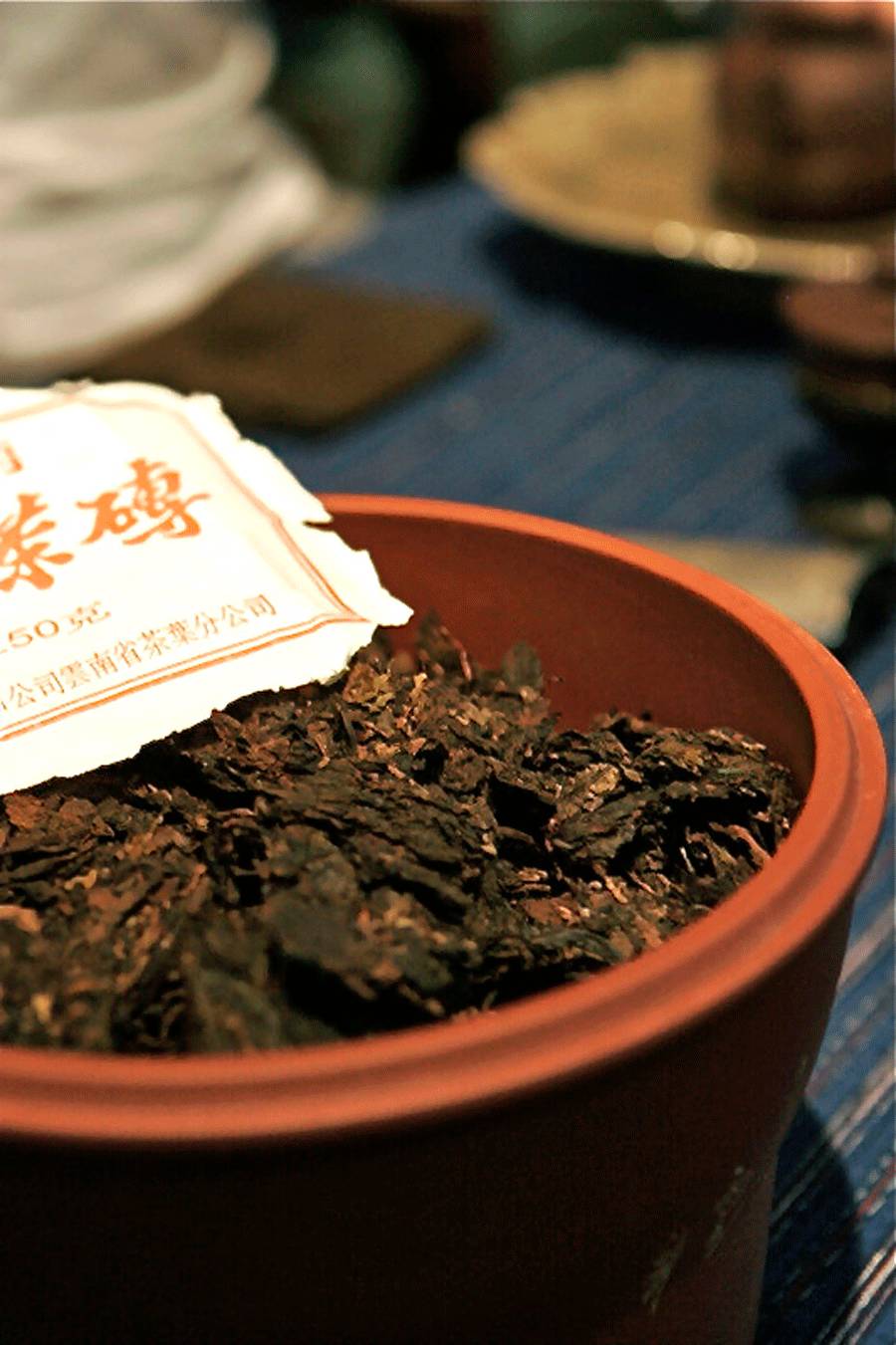 如何撬开一饼普洱茶，手把手教程