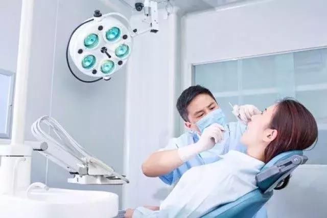 复发性口腔溃疡跟遗传有关吗,遗传反复性口腔溃疡能治好吗