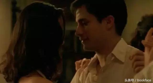 被印在衣服上次数最多的他，身中9枪而死，死后还被砍下双手