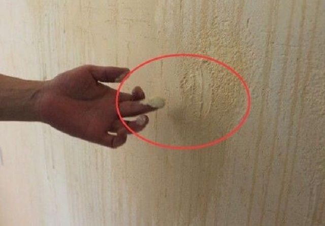 怎么区别硅藻泥好坏,乳胶漆和硅藻泥的优劣对比