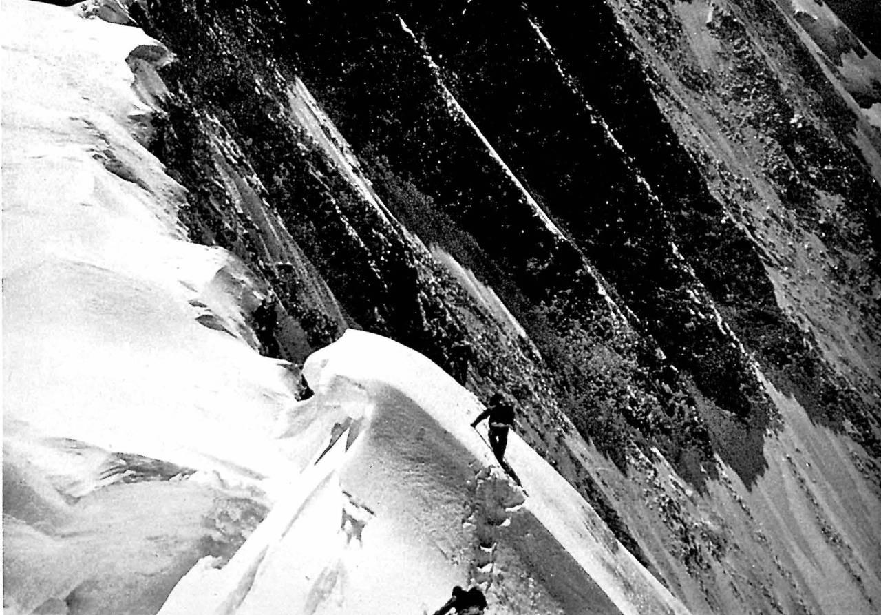 攀登贡嘎雪山死亡率,贡嘎雪山主峰有人登顶过吗