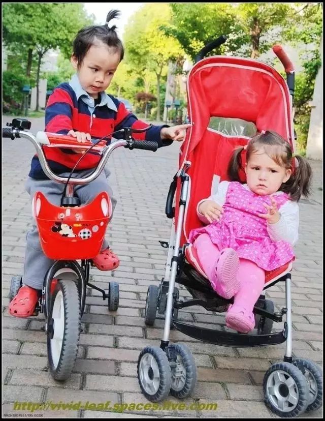 「德国现场」和孩子一起把乱哄哄的鞋子摆好：不唠叨/批评/咆哮