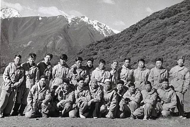 攀登贡嘎雪山死亡率,贡嘎雪山主峰有人登顶过吗