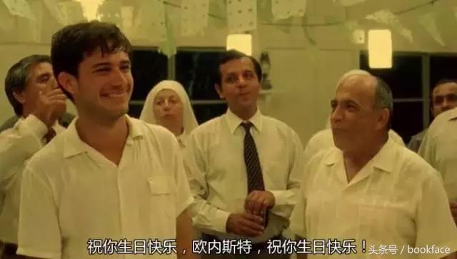 被印在衣服上次数最多的他，身中9枪而死，死后还被砍下双手