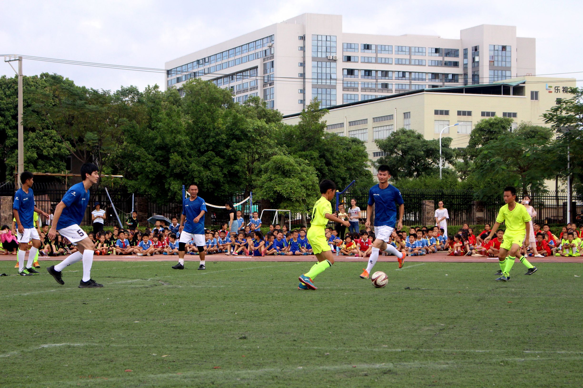 前进小学体育艺术节共几天,赛罕区民族小学校园足球文化节