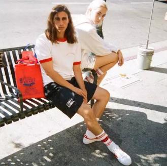 杨幂网红回力鞋,杨幂刘雯的时髦感