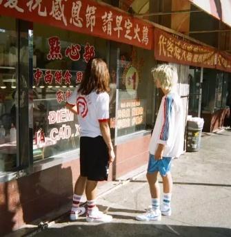 杨幂网红回力鞋,杨幂刘雯的时髦感