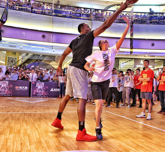 适合速度型边后卫的球鞋,适合启动型后卫穿的实战球鞋