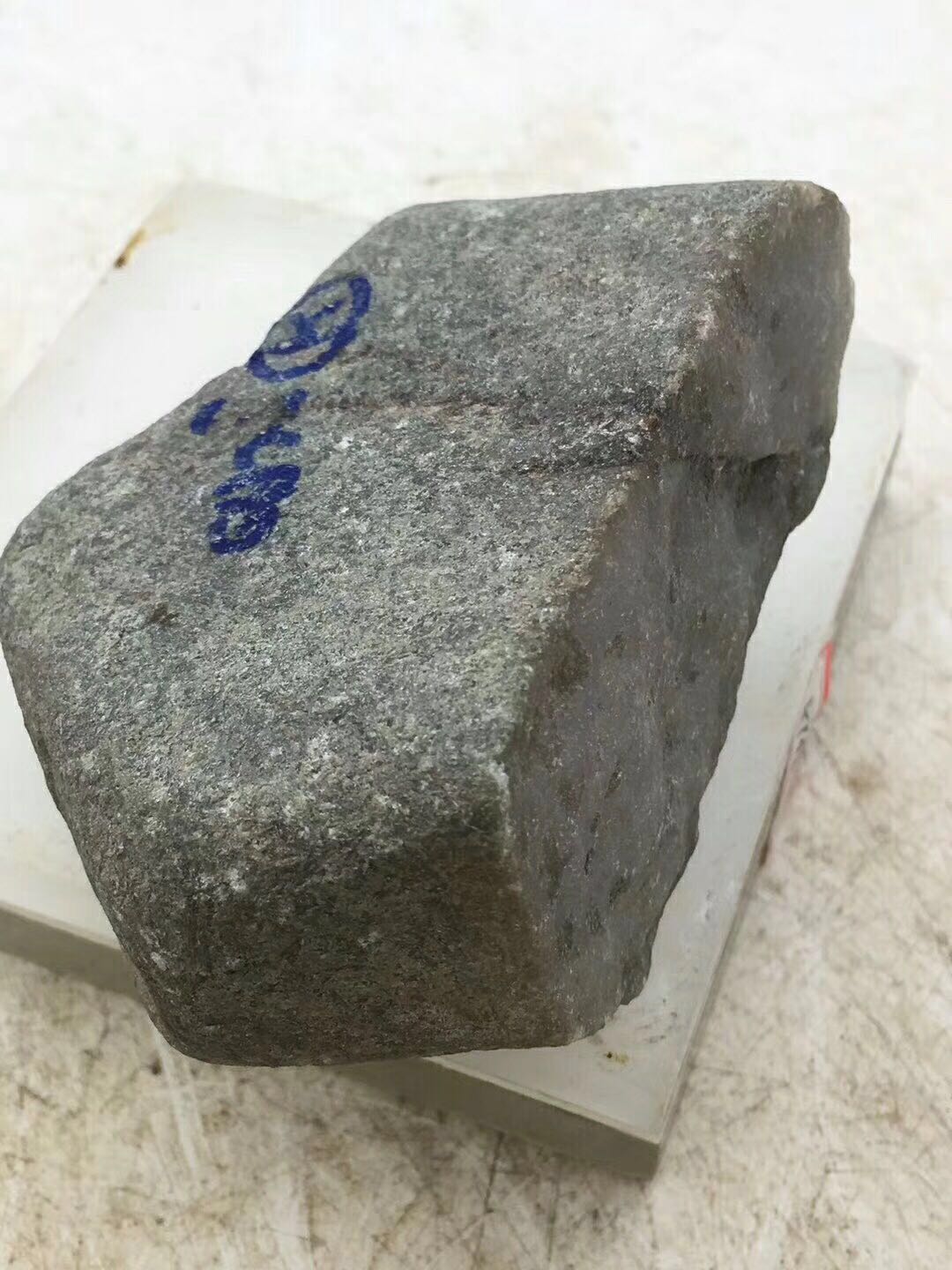 缅甸后江翡翠原石,翡翠后江料原石详解