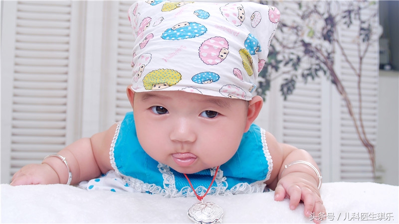 宝宝大便呈泡沫状是什么原因,大便带很多泡沫是着凉吗