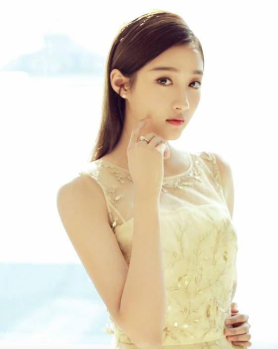 奔跑吧关晓彤和鹿晗迪丽热巴,鹿晗对关晓彤和迪丽热巴不同态度