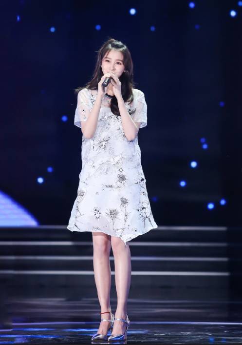 奔跑吧关晓彤和鹿晗迪丽热巴,鹿晗对关晓彤和迪丽热巴不同态度