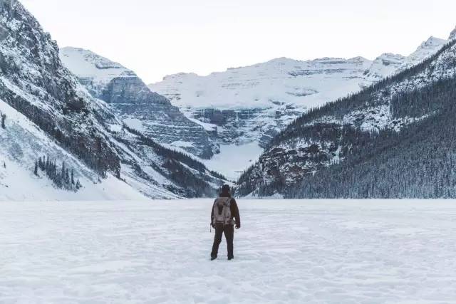 荒野猎人小李子救印第安女人,荒野猎人小李子遇到暴风雪