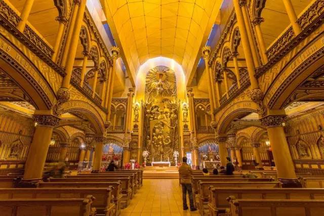 荒野猎人小李子救印第安女人,荒野猎人小李子遇到暴风雪