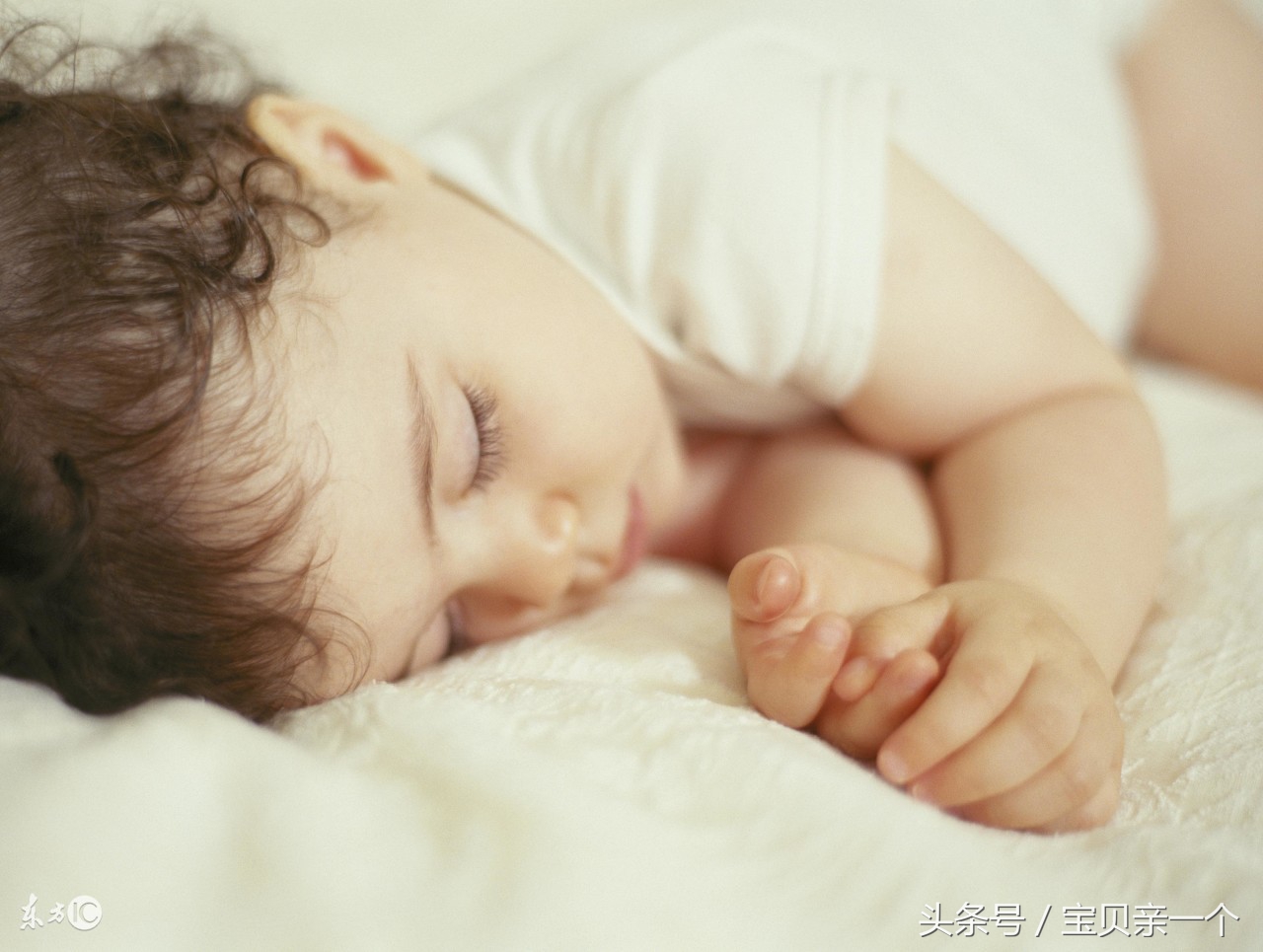 宝宝睡觉头就出汗是什么原因,晚上睡觉头上脖子出汗怎么一回事