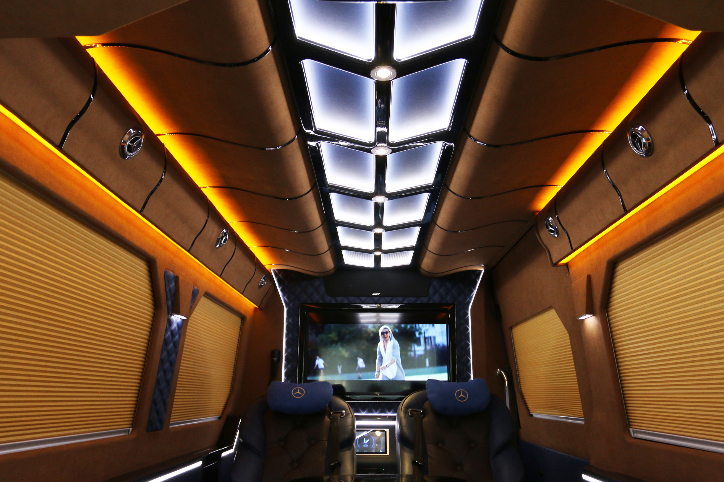 最新款进口奔驰斯宾特7.3米,奔驰斯宾特7.2米