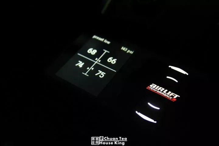 人生一定要搞一辆自己喜欢的车,英菲尼迪g37敞篷雷克萨斯is300c