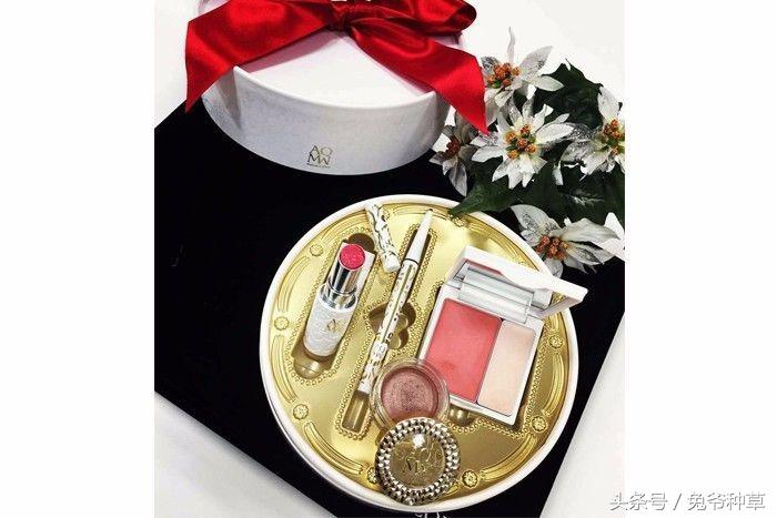 历年彩妆圣诞款,丧心病狂的妆容