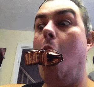 搞笑gif哥们你这结婚方式很简陋,搞笑gif趣图瞧你没出息的样子