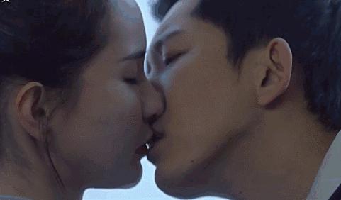 白雪公主和嫉妒她的后妈,白雪公主和她的后妈到底谁更好看